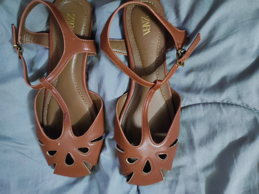 Sandales plates camel Zara - 41 - Saint-Louis