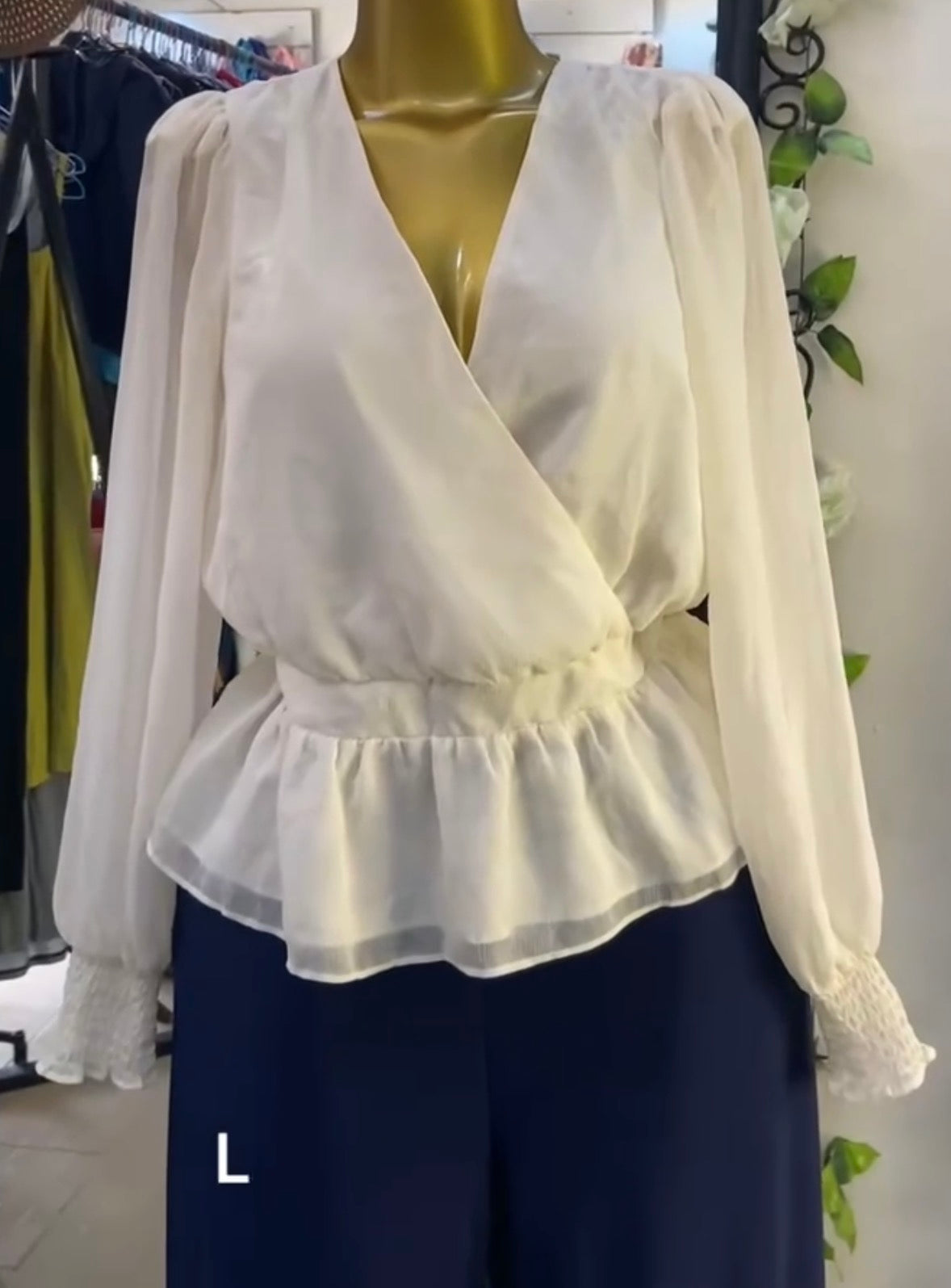 haut blanc taille L - Vendu