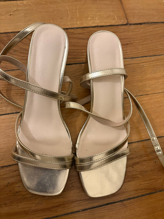 Chaussures doré - 37 - Vendu