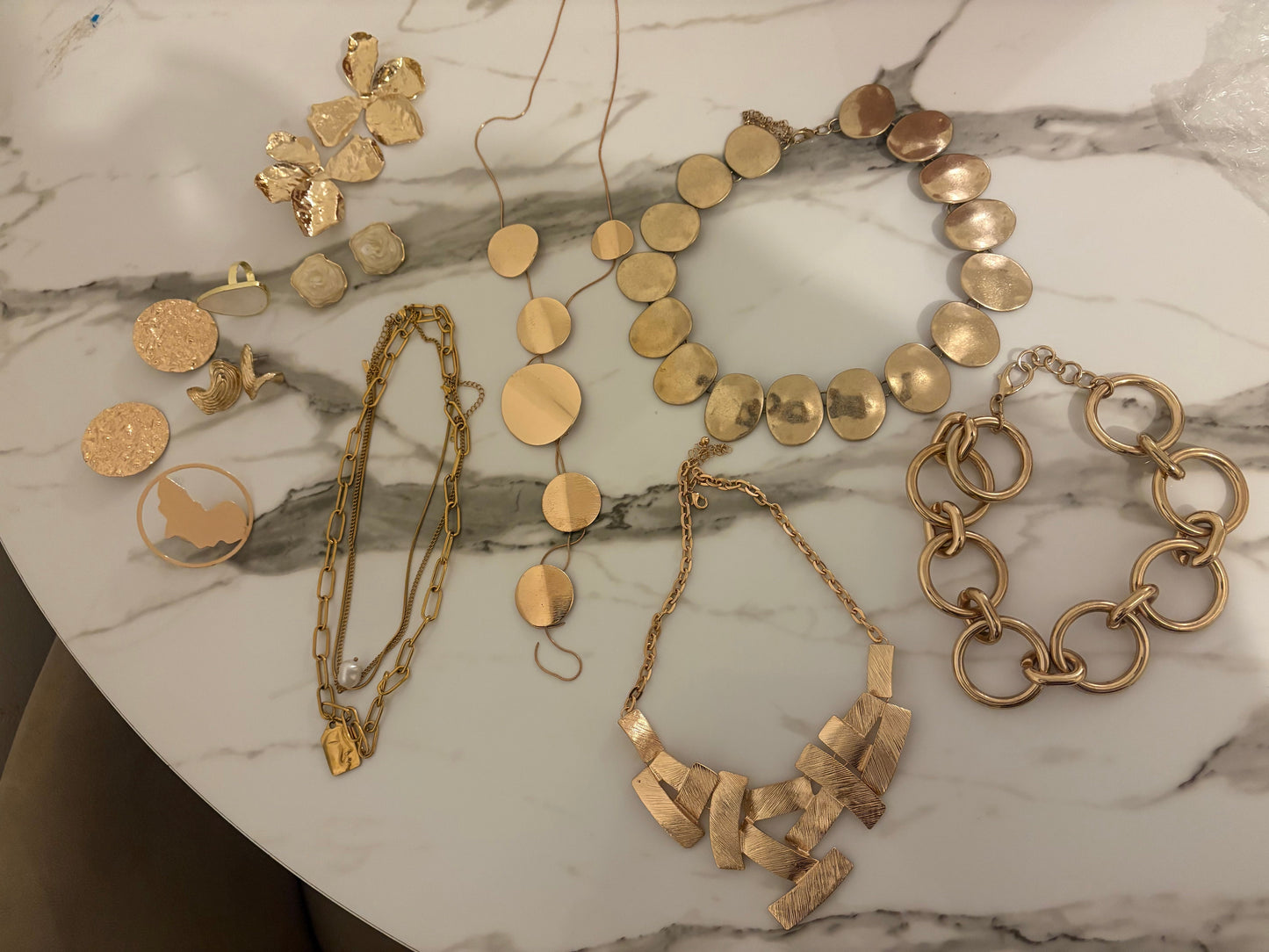 Lot de colliers et boucles d'oreilles presque neuf - Dakar / Saint louis - Vendu
