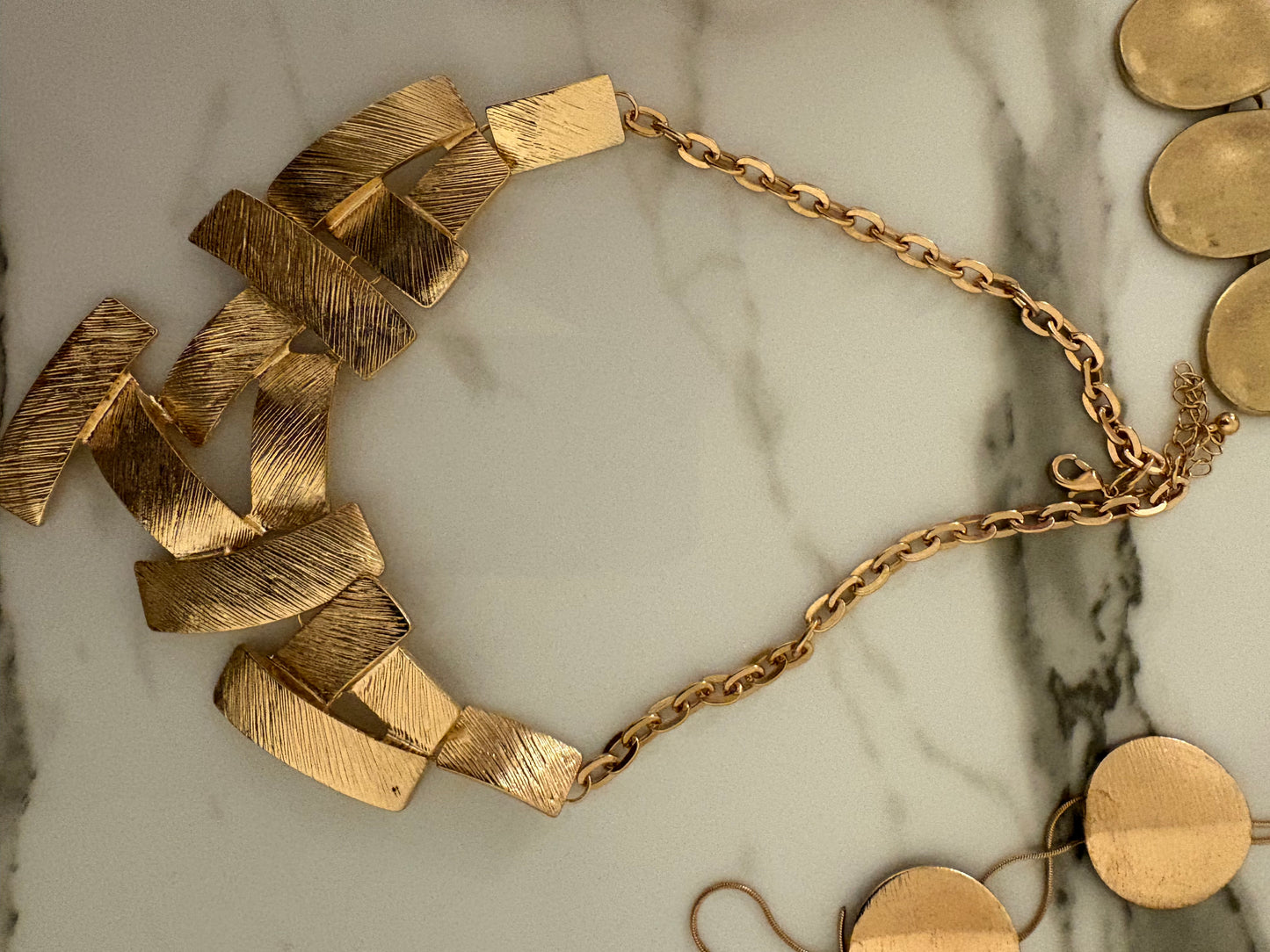 Lot de colliers et boucles d'oreilles presque neuf - Dakar / Saint louis - Vendu