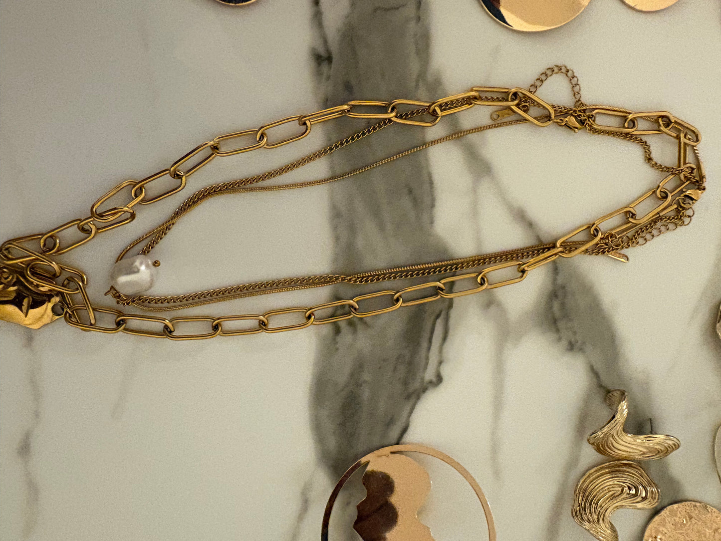 Lot de colliers et boucles d'oreilles presque neuf - Dakar / Saint louis - Vendu