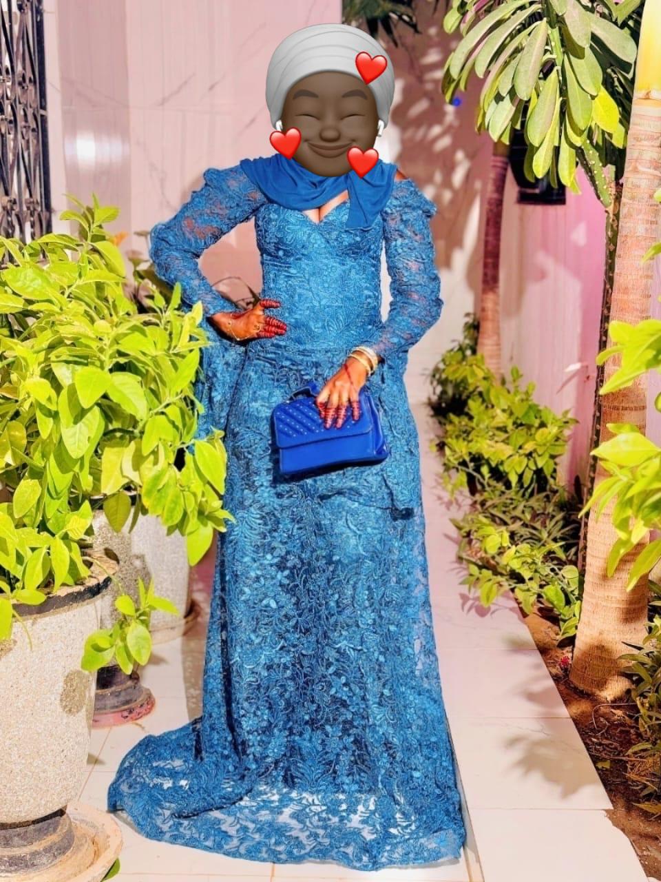 Robe dentelle bleu - M - Louga