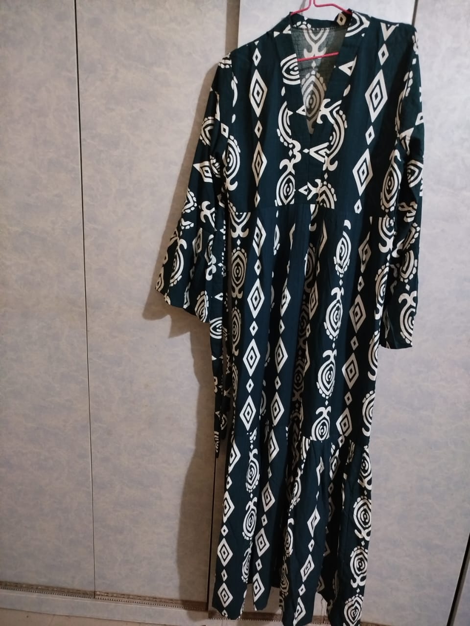 Robe verte - taille standard - Ngor - Vendu